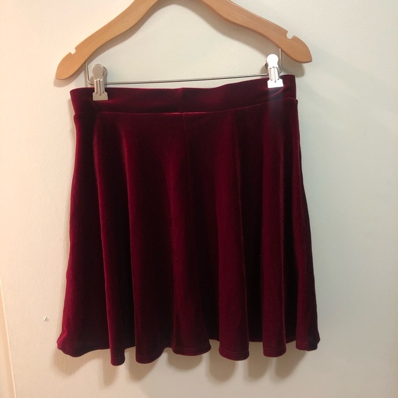 Hot Topic Red Burgundy Velvet Skirt - Picture 4 of 5